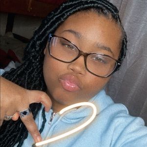 Meet your Posher, Harmony